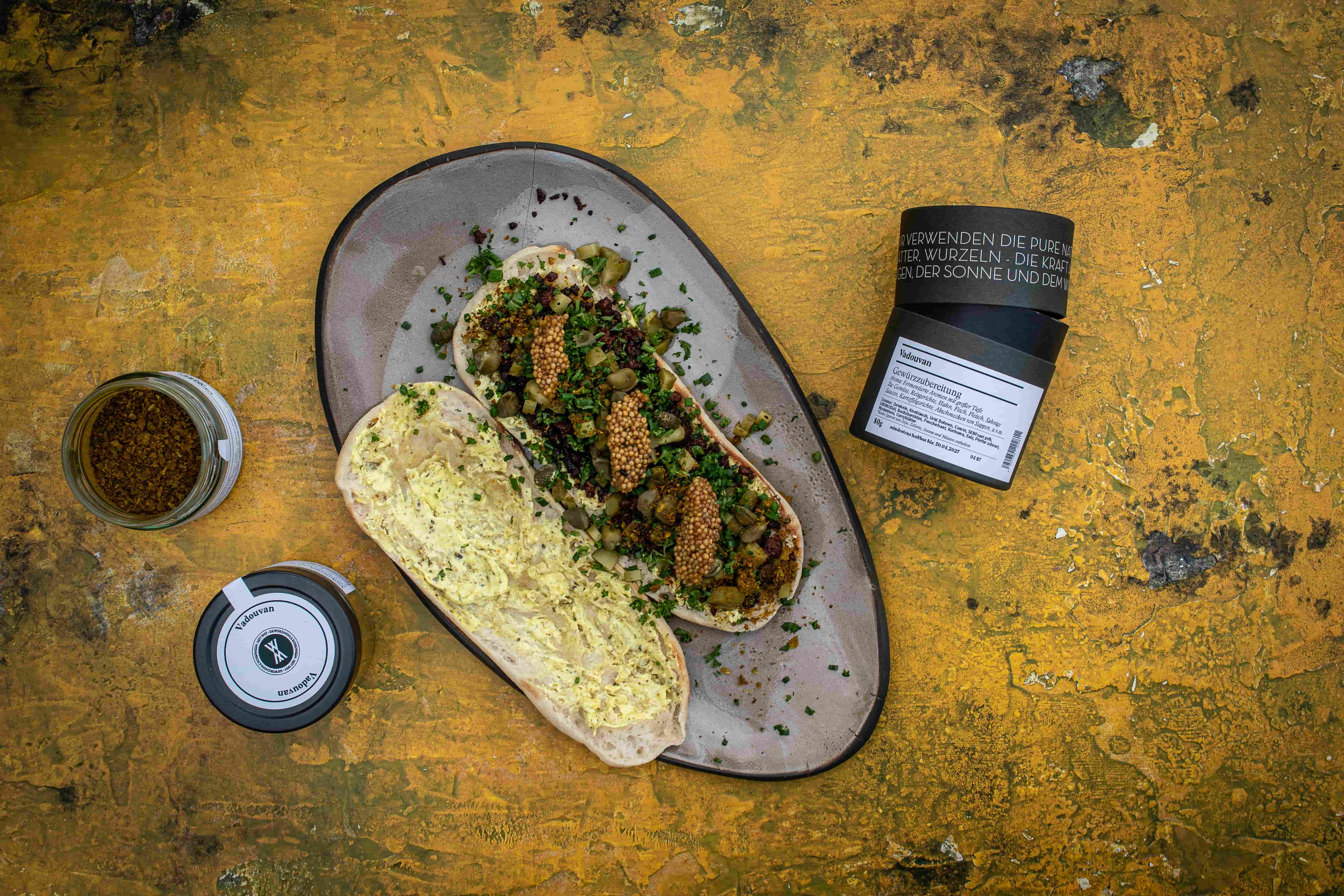 Vadouvan Butter Sandwich | Hackfleisch | Senfkaviar