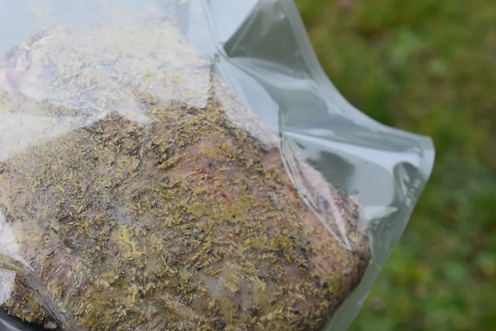 Gegrillte Lammschulter | Crusty Herb Rub
