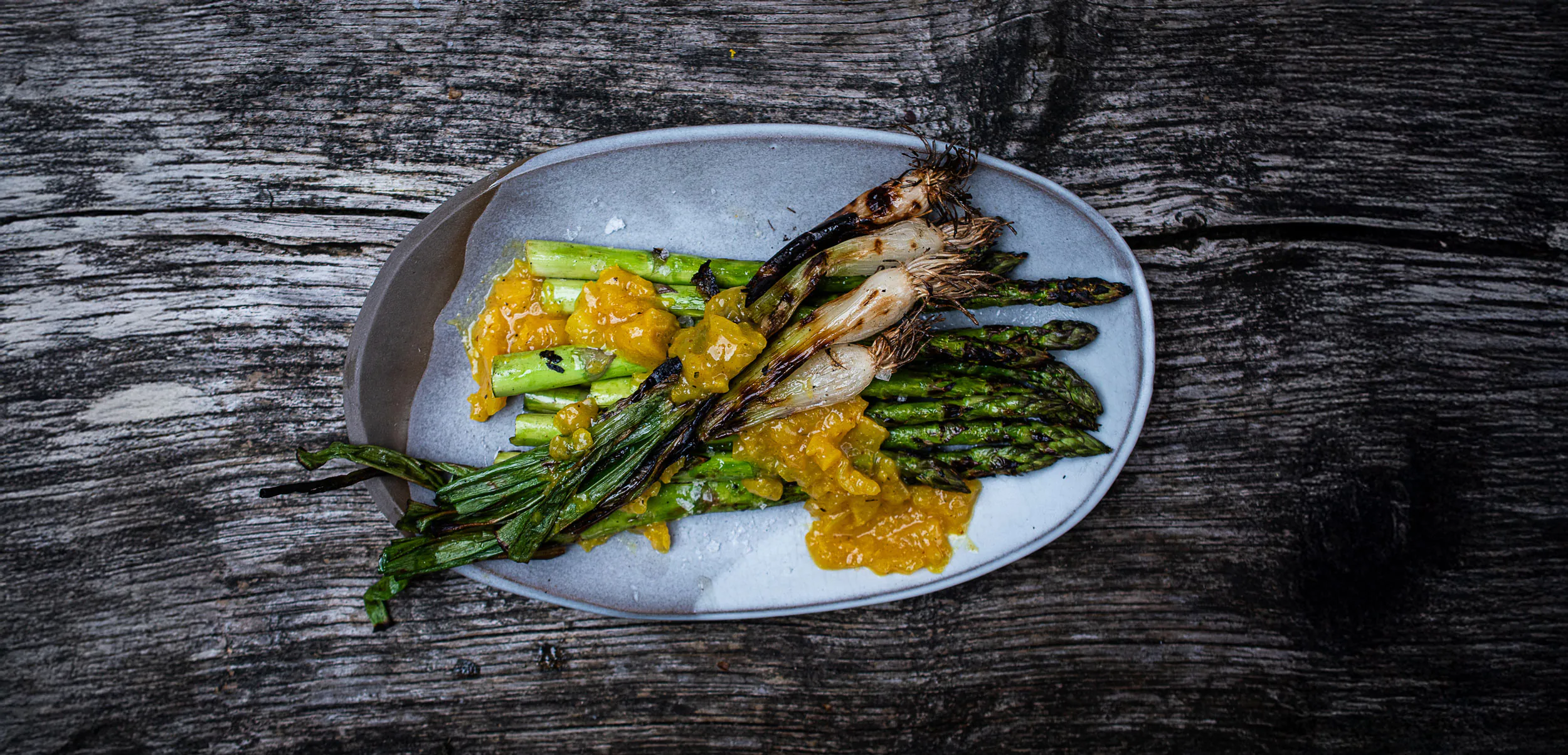Gegrillter Spargel | Lauchzwiebeln | Zitronenchutney | Kashmir Curry