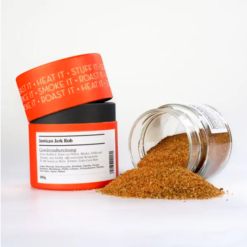 Jamaican Jerk Rub jamaican jerk rub – offenes Gewürzglas mit oranger Gewürzdose daneben