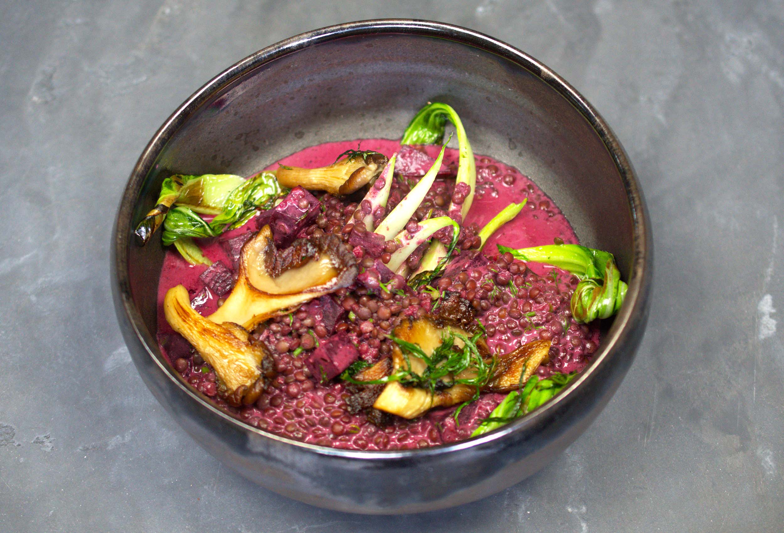 Purple Curry | Belugalinsen | Rote Beete | Pak Choi | Geröstete Austernpilze