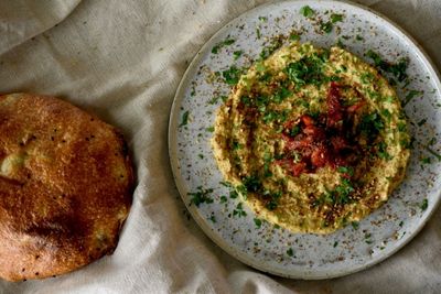 Hummus und brot