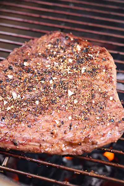 Flanksteak | gegrillten Salatherzen | Barbecue Salz