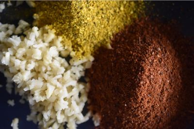 Orangenpfeffer, Baharat, gehackter Ingwer