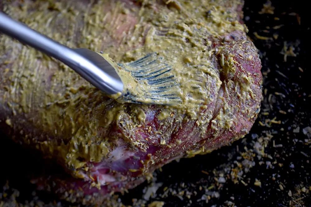 Gegrillte Lammschulter | Crusty Herb Rub