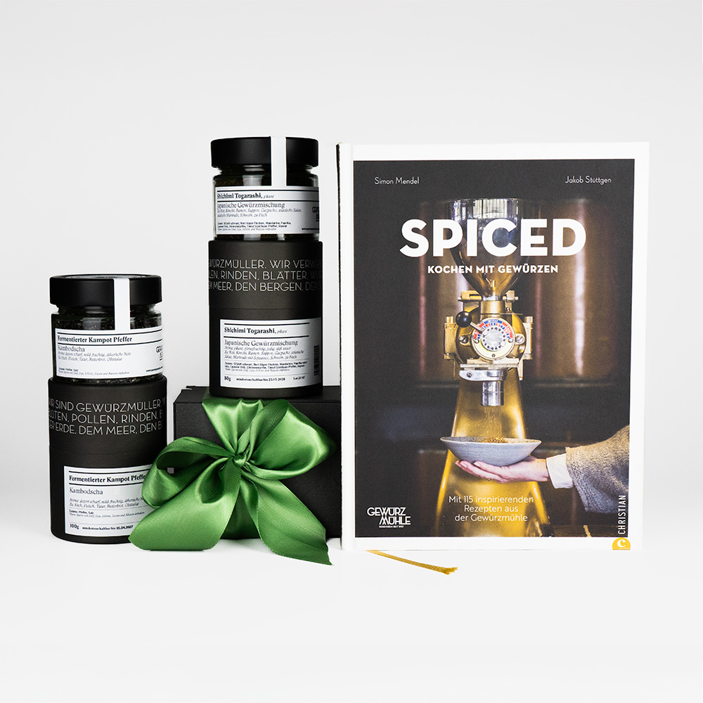 Geschenkset mit Kochbuch SPICED und Gewürzen