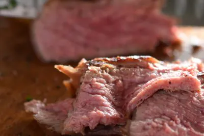 Rohes Fleisch, aufgeschnitten