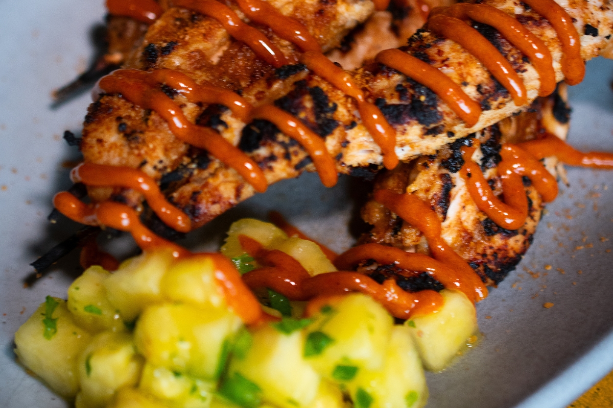 Hähnchenspieße Ananas Teriyaki | Smokey-Paprika-Aioli Hähnchenspieße Ananas Teriyaki | Smokey-Paprika-Aioli