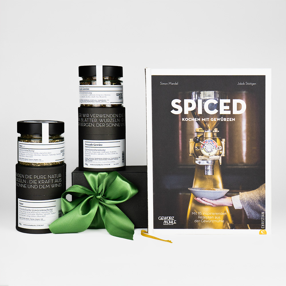 Geschenkset mit Kochbuch SPICED und Gewürzen