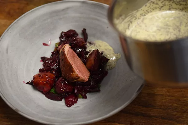 Entenbrust | Cassisfeige | Rote Beete | Purple Curry | Mohn Lorbeersoße