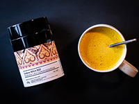 Goldene Milch