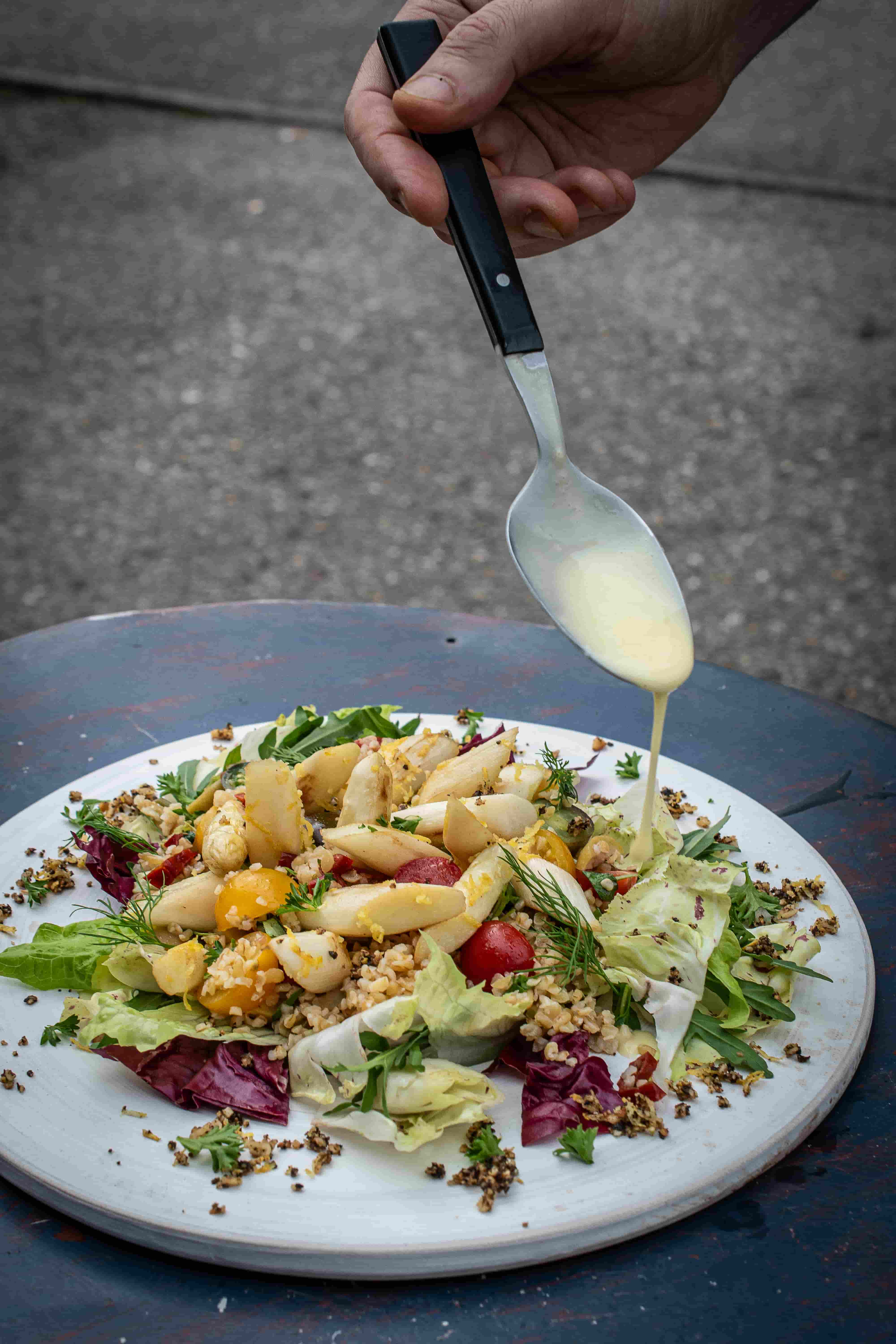 Weißer Spargelsalat | Zitronengremolata | Verbena Grapefruitpfeffer 