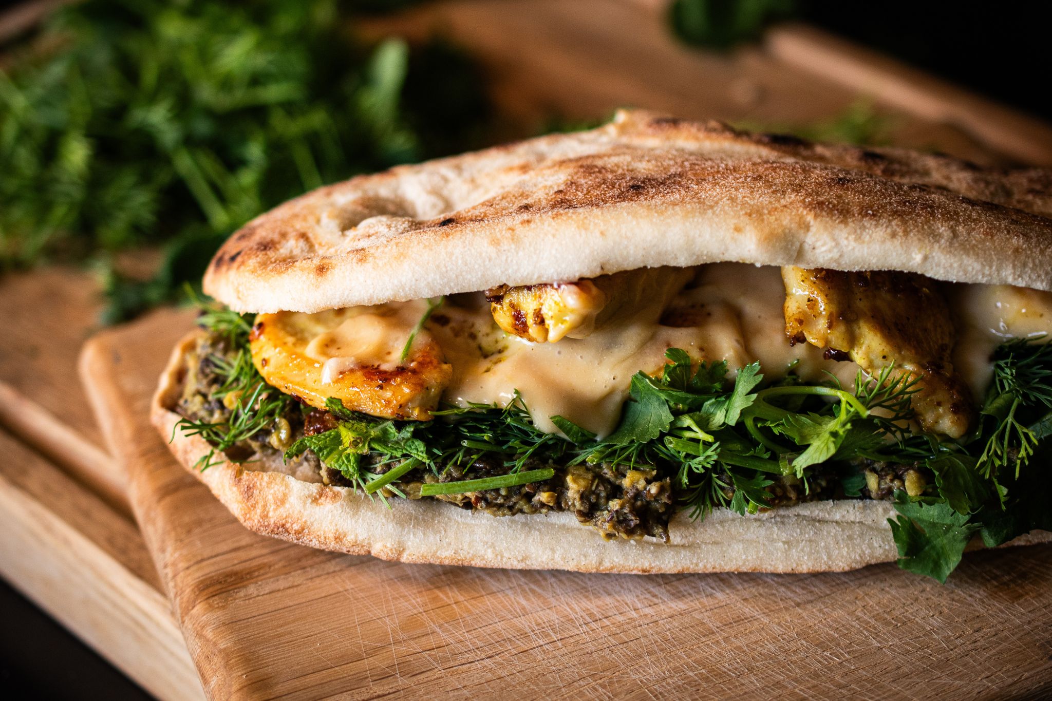 Sandwich Vadouvan Linsen-Mus | Miso-Zitronen-Mayo | Huhn