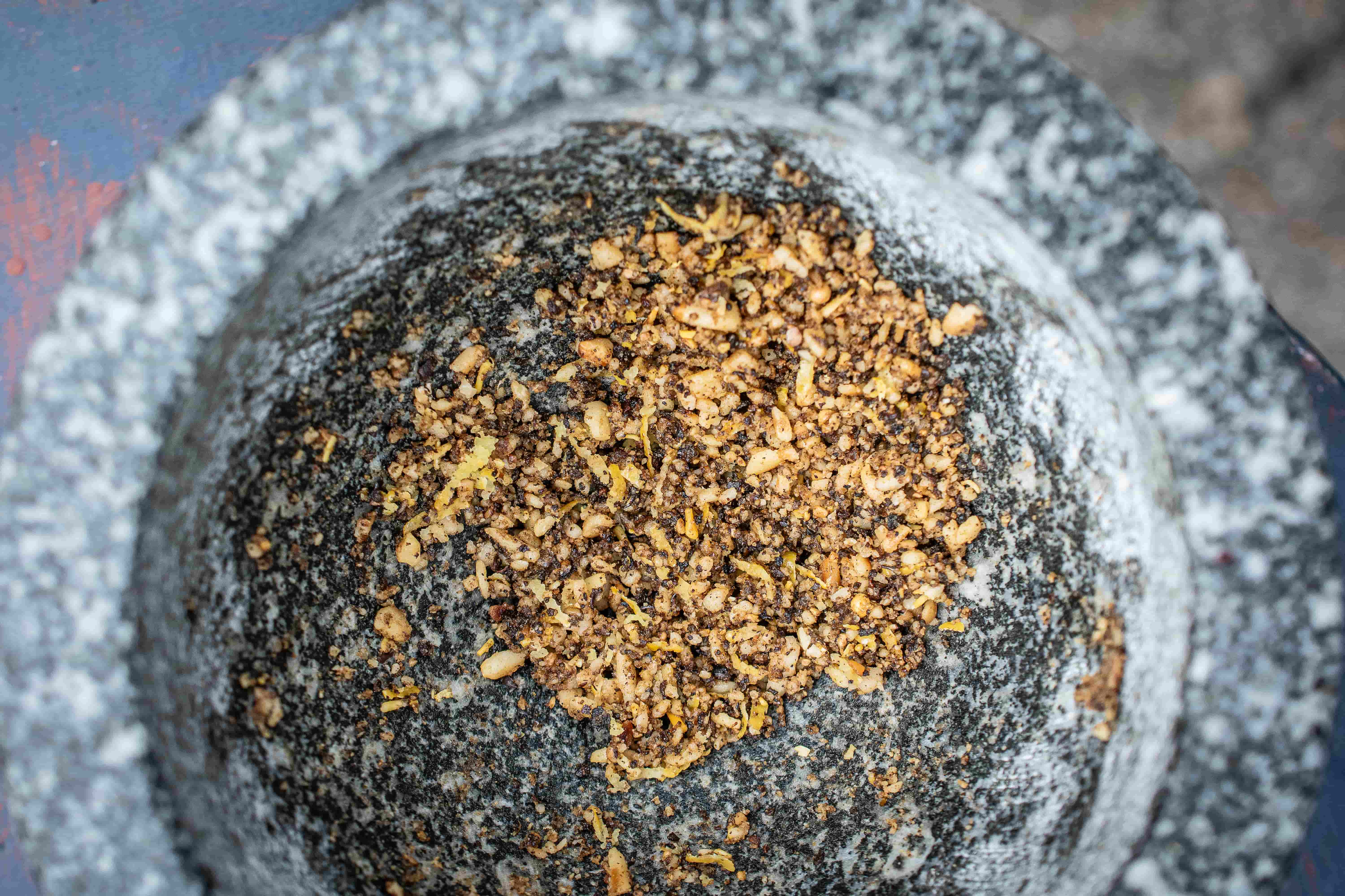 Weißer Spargelsalat | Zitronengremolata | Verbena Grapefruitpfeffer 