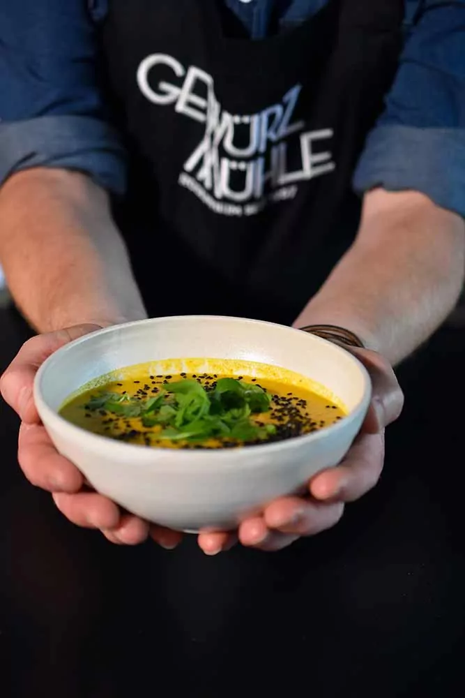 Karotten-Ingwer-Kokos-Suppe | Thai Curry