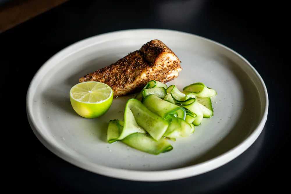 Heilbuttfilet | Fresh Fish Seasoning | Marinierte Gurke
