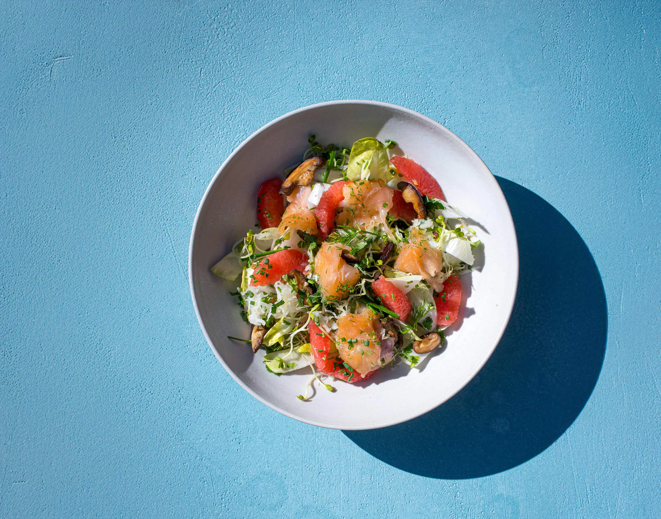 Kohlrabi-Sprossen-Salat | gebeizte Seeforelle | Yuzu-Dressing