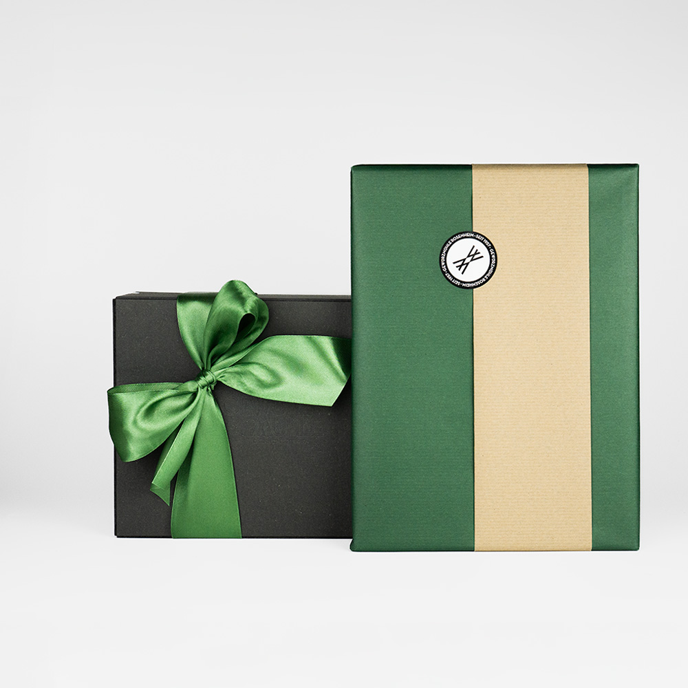 Geschenkbox mit Kochbuch SPICED und Gewürzen - verpackt