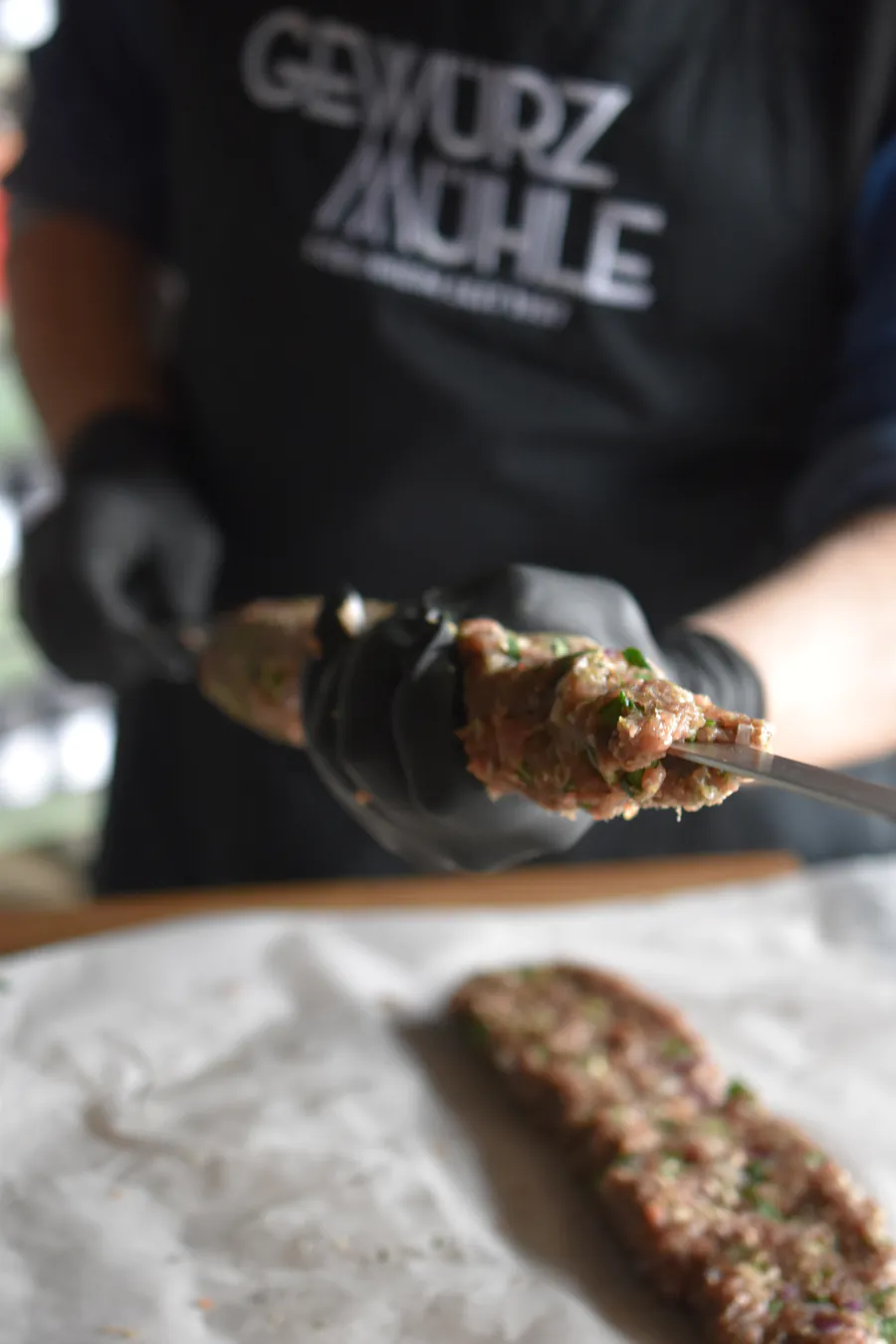 Lamm-Hackspiesse | Grillgemüse-Salat | Pitabrot