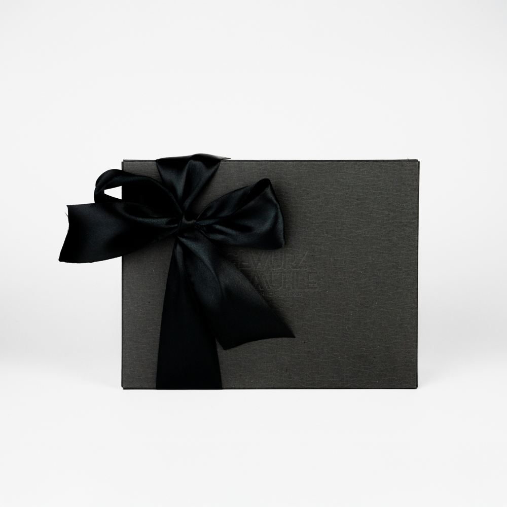 Geschenkbox für 4 Gewürze mit schwarzer Schleife