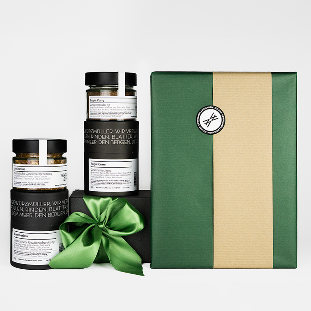 Geschenkbox mit Kochbuch SPICED und Gewürzen - verpackt