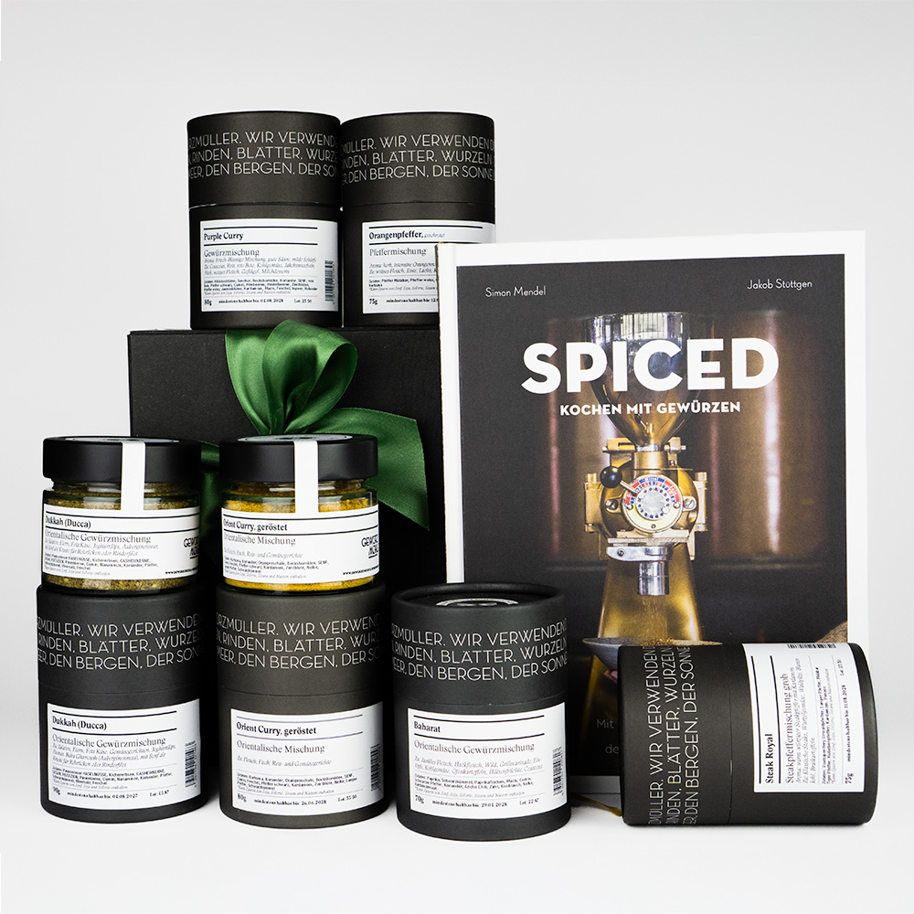 Geschenkbox mit Kochbuch SPICED und Gewürzen
