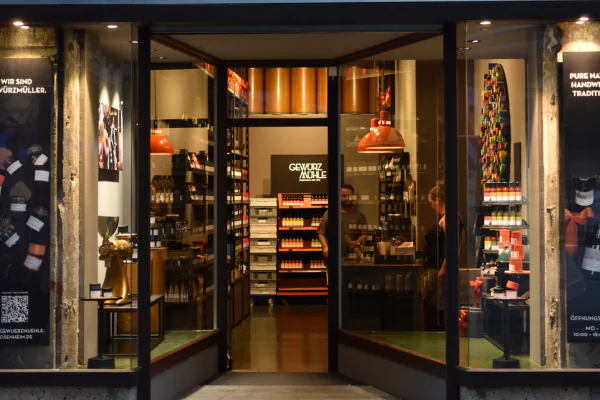 Eingangsbereich des Gewürzladens in München in der Sendlinger Straße
