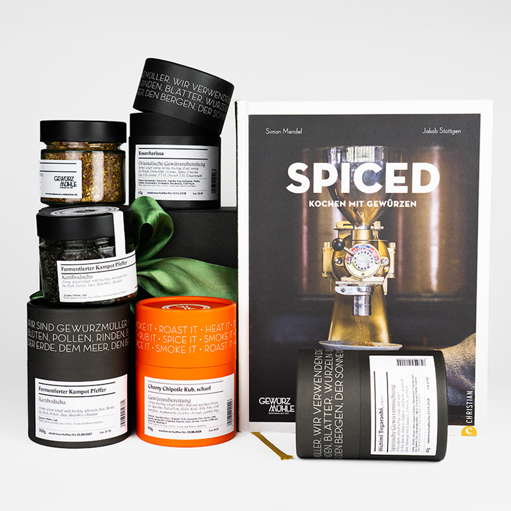 Geschenkbox mit Kochbuch SPICED und Gewürzen