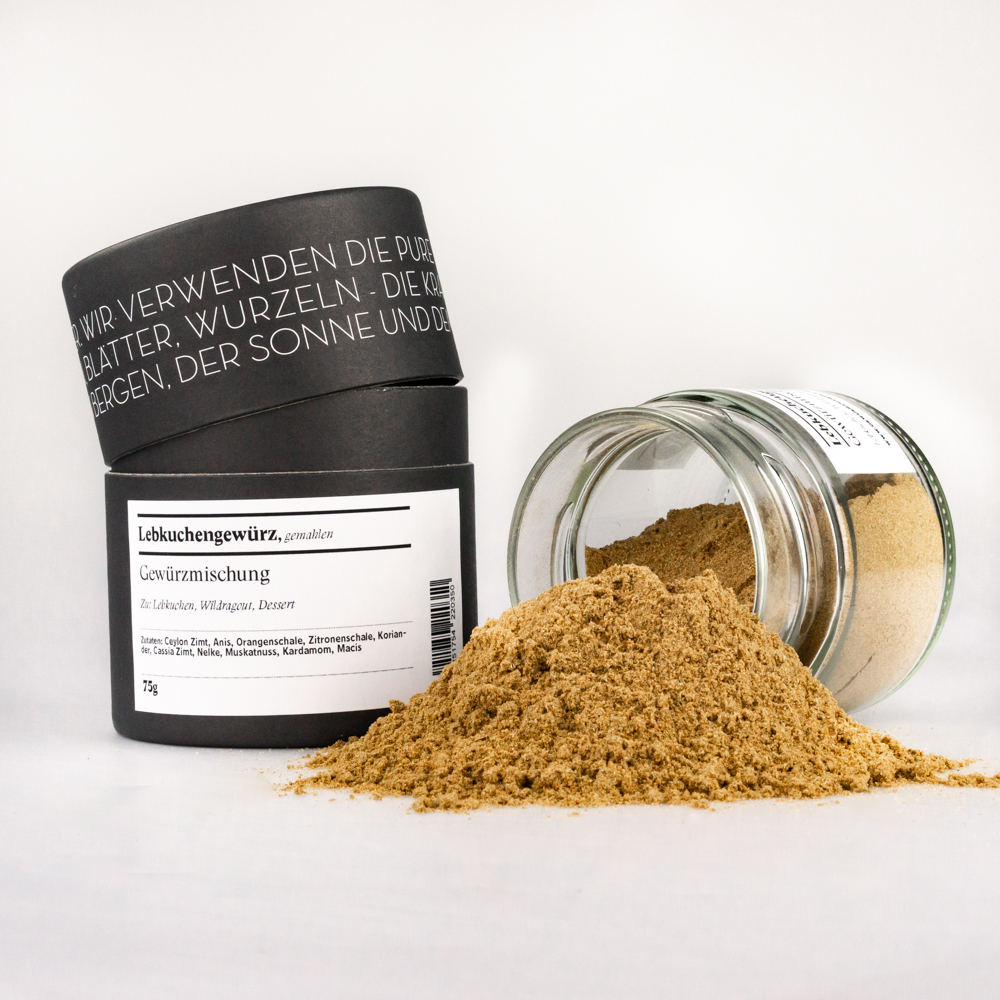 Lebkuchengewürz Gewürzmischung - Gewürzdose und umgekipptes Glas