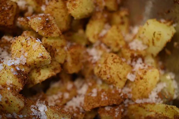 Crispy Cajun Spiced Potatoes | Kräuterquark