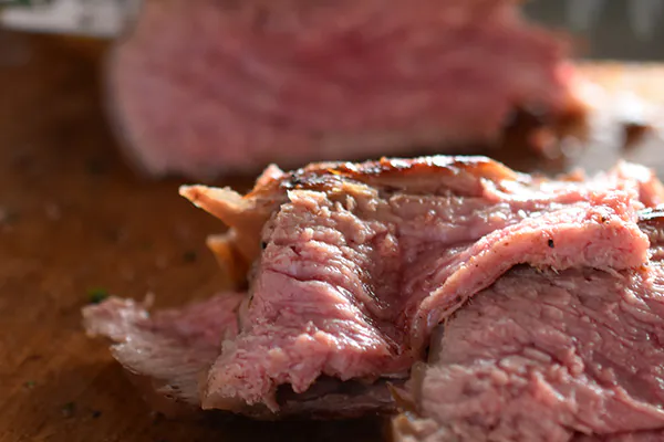 Rohes Fleisch, aufgeschnitten