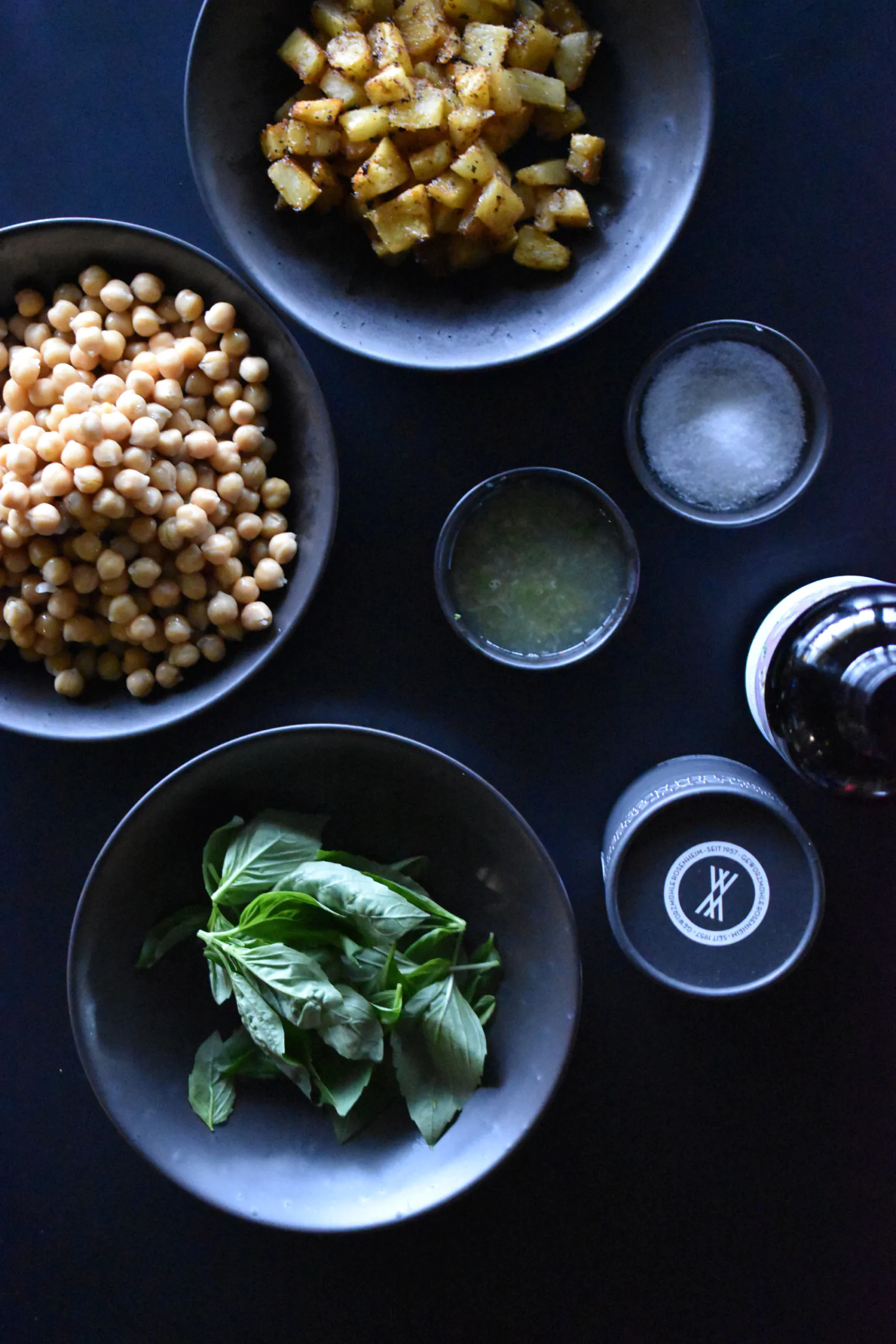 Hummus | Orient Curry | Ananas