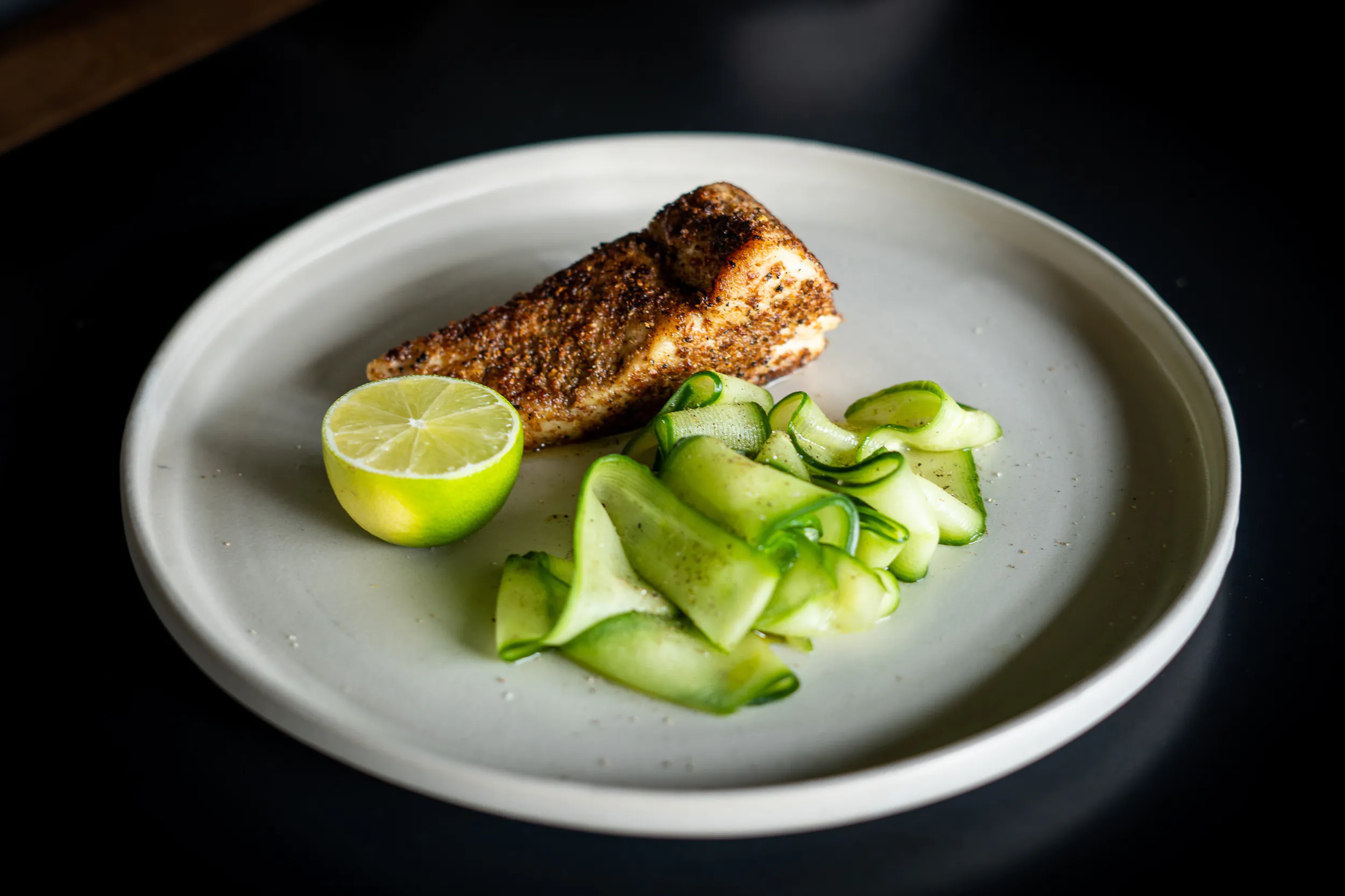Heilbuttfilet | Fresh Fish Seasoning | Marinierte Gurke