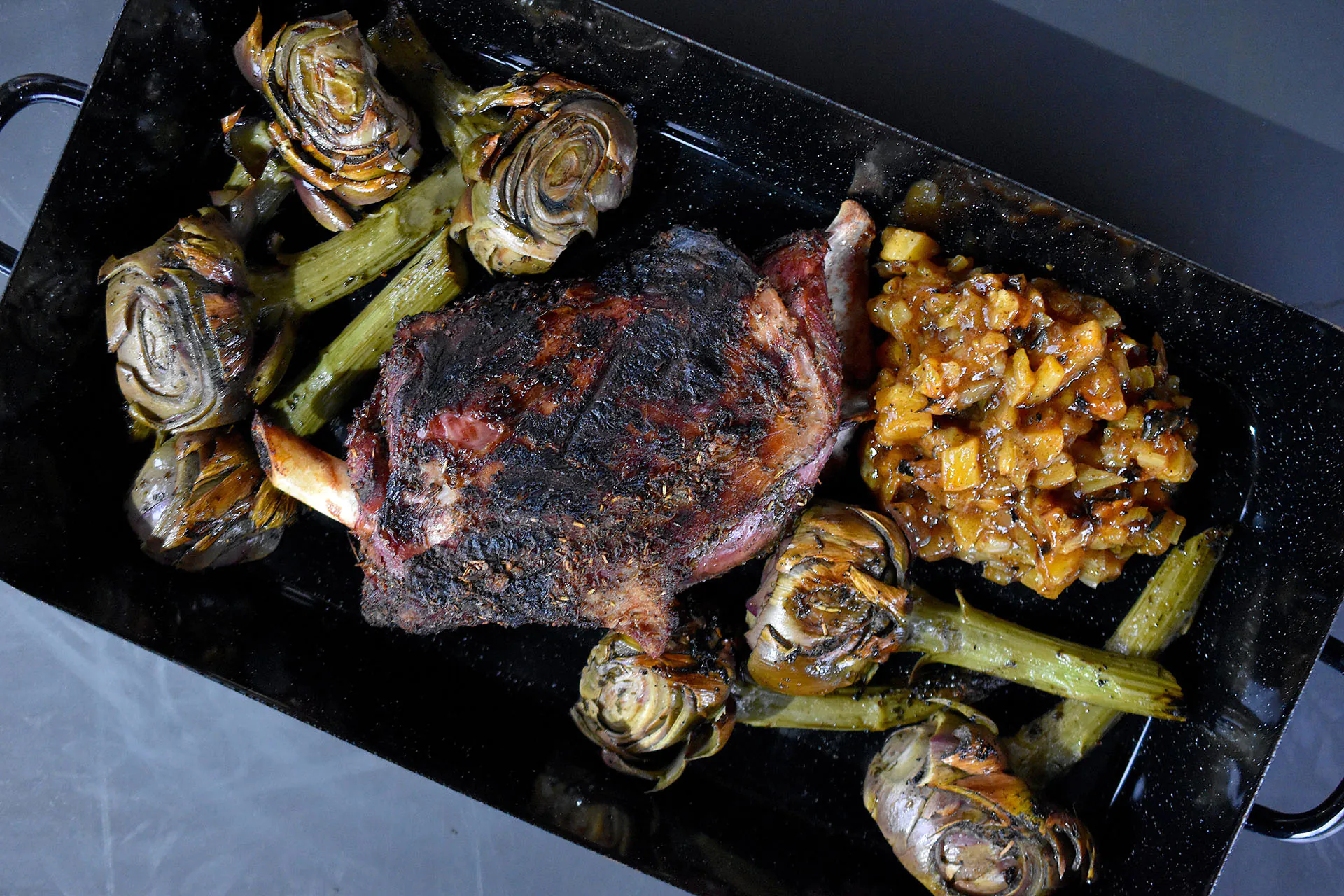 Gegrillte Lammschulter | Crusty Herb Rub