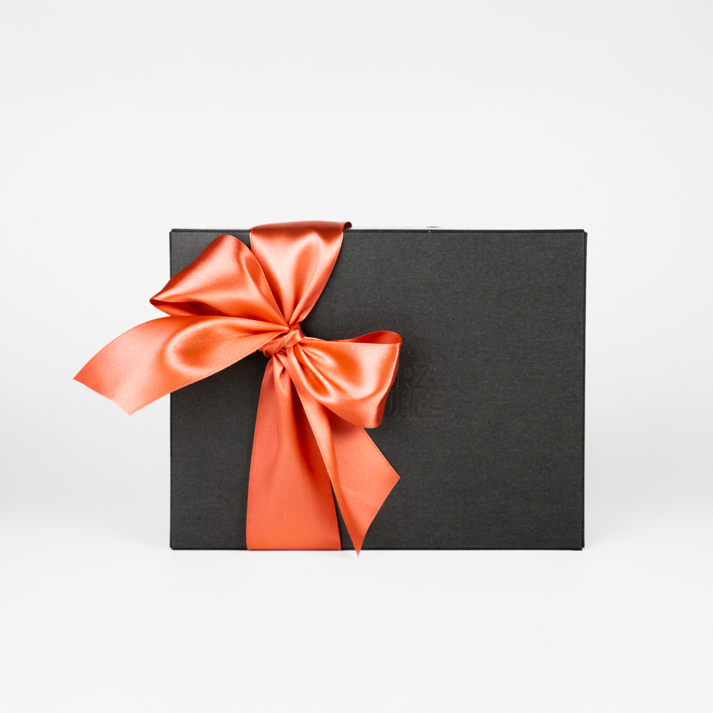 Geschenkbox für 4 Gewürze mit rosa Schleife