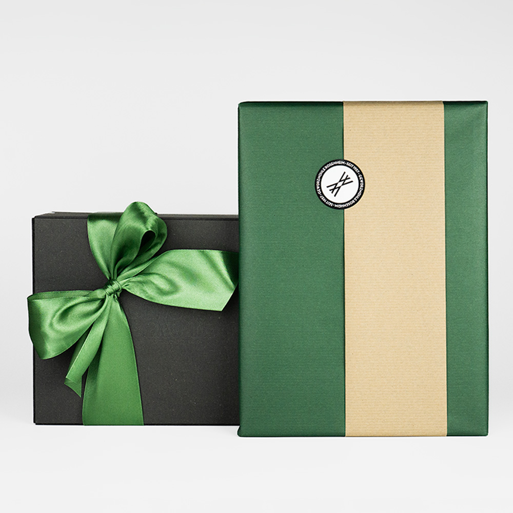 Geschenkbox mit Kochbuch SPICED und Gewürzen - verpackt